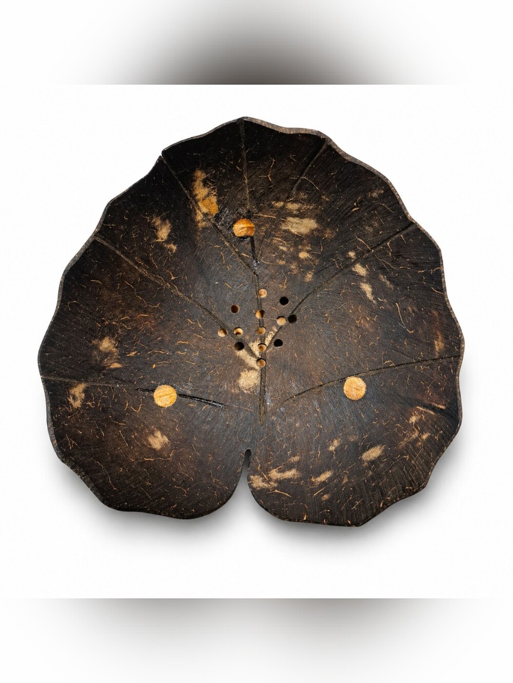 Natural Coconut Shell Soap Dish - Leaf design - Picture 11 of 11